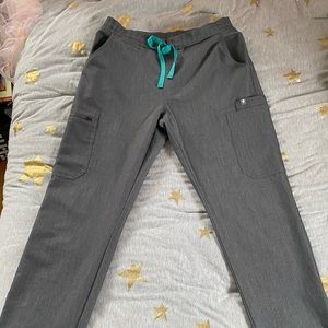 FIGS Graphite Yola SP EUC Scrub Pants